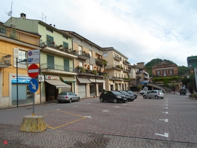 Negozio/Locale commerciale in Affitto in Piazza Garibaldi a Comunanza