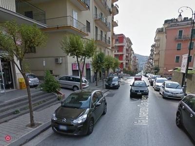 Negozio/Locale commerciale in Affitto in Via Lorenzo Cavaliero a Salerno