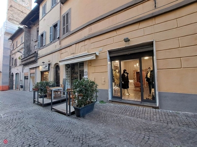 Negozio/Locale commerciale in Affitto in Via Roma a Viterbo