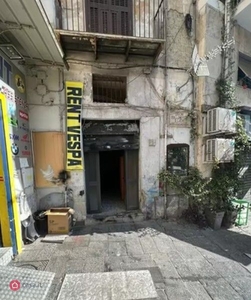 Negozio/Locale commerciale in Affitto in Via serapide a Napoli