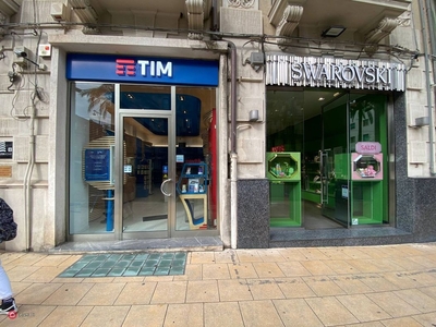 Negozio/Locale commerciale in Affitto in Viale San Martino a Messina
