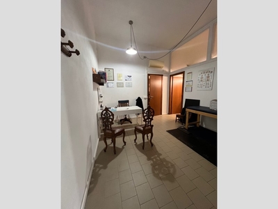 Ufficio in Affitto a La Spezia, zona PERIFERIA, 500€, 45 m²