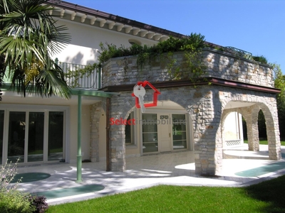 Villa in vendita a Forte Dei Marmi