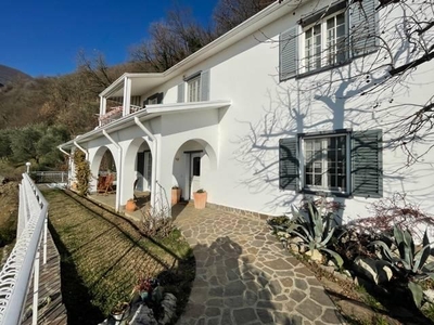 Villa in vendita a Predore