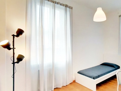 Camera arredata in appartamento con 4 camere da letto, Navigli, Milano