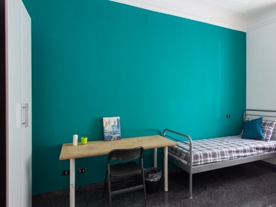 Camera da letto in appartamento in Città Studi, Milano
