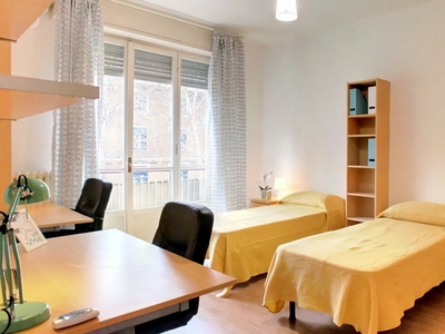Camera singola doppia in appartamento con 2 camere da letto, Navigli, Milano