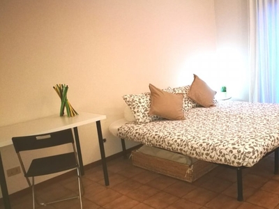 Elegante camera in affitto appartamento 2 camere da letto, Moscova, Milano