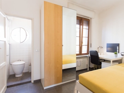 Stanza singola in luminoso appartamento a Lodi, Milano