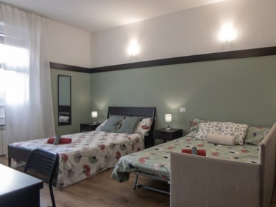 Stanze in affitto in appartamento con 2 camere da letto a Centro, Milano