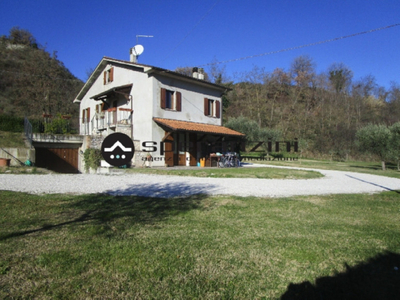 villa in vendita a Fossombrone