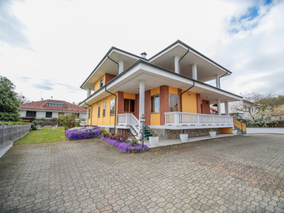 villa in vendita a Front