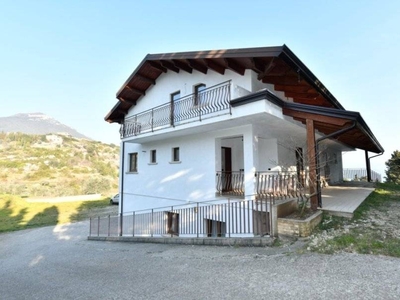 villa in vendita a Trentinara