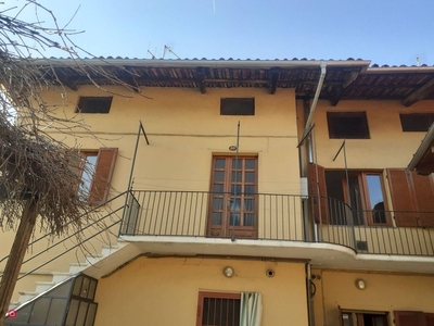 Appartamento in Affitto in Via Maestra a Ivrea