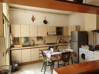 Appartamento in Affitto in Via Trieste a Montecatini-Terme