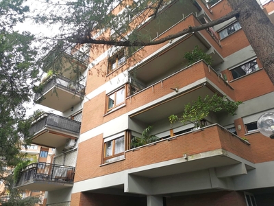 Appartamento in Largo Cervinia - Camilluccia, Roma