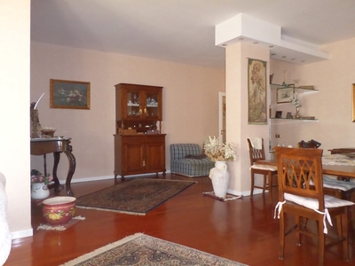Appartamento in Vendita a Agrigento, 195'000€, 221 m²