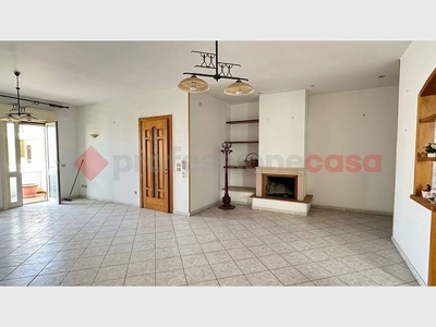 Appartamento in vendita a Lequile, Via Giuseppe Mazzini, 36 - Lequile, LE
