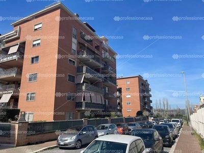 Appartamento in vendita a Roma, Via Eugenio Beltrami - Roma, RM