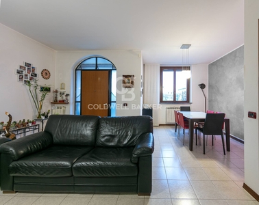 Appartamento in vendita in Cardano Al Campo, Italia