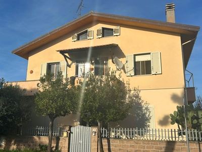 Appartamento indipendente in Via Guerrazzi in zona Rosignano Solvay a Rosignano Marittimo