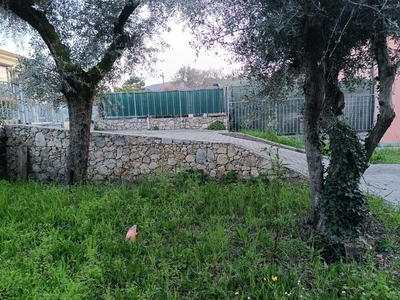 Casa indipendente con giardino a Sarzana