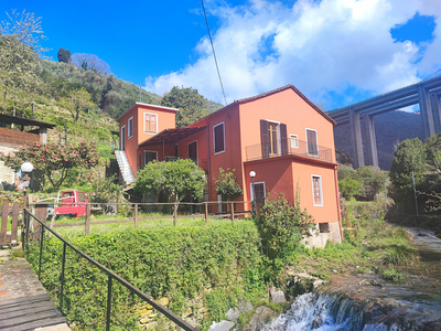 Casa indipendente con giardino in via tuia 33, Rapallo