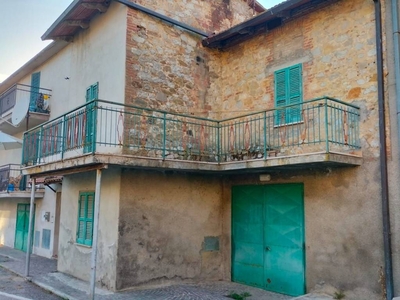 Casa indipendente con terrazzo a Monteleone d'Orvieto
