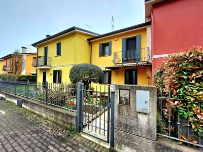 Casa Semi Indipendente in Vendita a Rovigo, 190'000€, 120 m², arredato, con Box