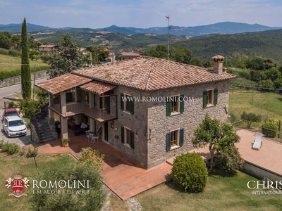 CASALE CON VISTA PANORAMICA IN VENDITA A CAPRESE MICHELANGELO