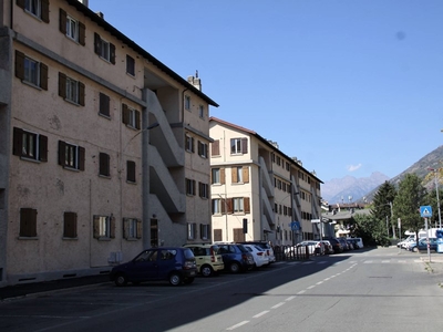 Monolocale in Vendita a Aosta, zona Semicentro, 60'000€, 30 m², arredato