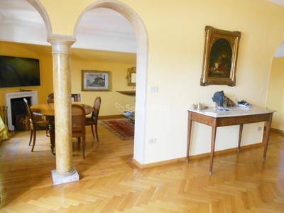 Quadrilocale in Affitto a Padova, zona Centro storico, 1'900€, 150 m²