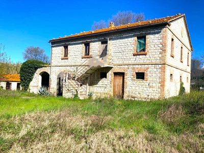 Rustico casale in vendita a Castelfidardo Ancona