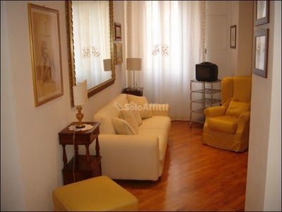 Stanza in Affitto a Siena, zona Centro storico, 450€, 80 m², arredato