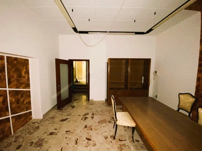 Ufficio in Affitto a Agrigento, 300€, 25 m², arredato