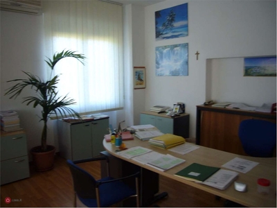 Ufficio in Affitto in Via Teresa Bandettini 432 a Lucca