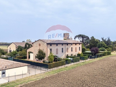 Villa in Vendita a Parma, zona Vigolante, 290'000€, 150 m²