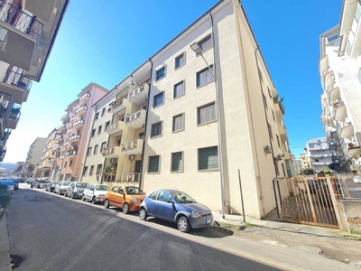 Appartamento in affitto a Cosenza via Domenico Frugiuele, 35