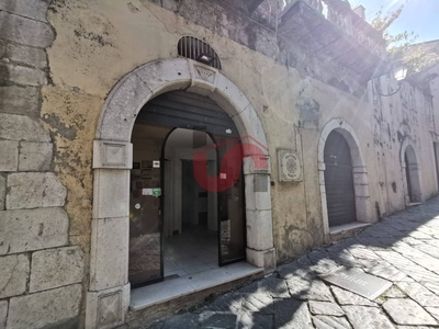 Locale commerciale in vendita, Benevento centro storico