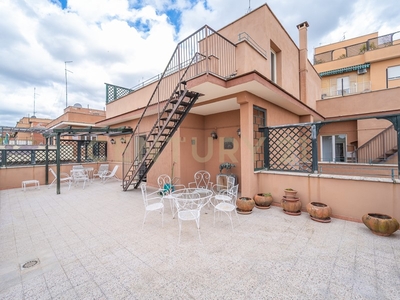 Appartamento in Affitto a Roma, 2'150€, 130 m²