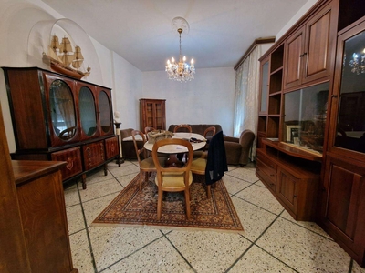 Appartamento in Vendita a Carrara Via Verdi, C