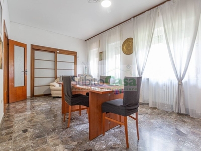 Appartamento in Vendita a Chieti, zona Zona Tricalle, 135'000€, 172 m², arredato