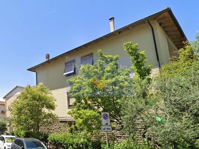 Appartamento in Vendita a Firenze, 117'916€, 210 m²