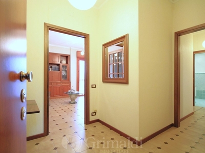 Appartamento in Vendita a Genova, 149'000€, 90 m²