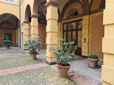 Appartamento in Vendita a Modena Centro Storico