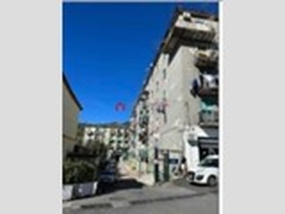 Appartamento in Vendita a Napoli, 80'000€, 61 m²