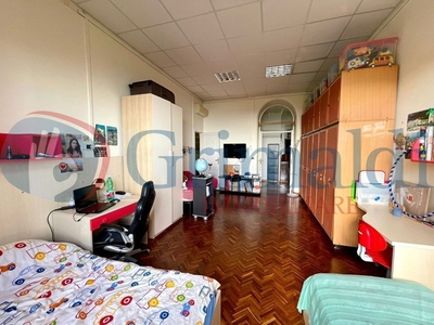 Appartamento in Vendita a Napoli, 920'000€, 240 m²
