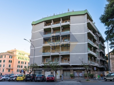 Appartamento in Vendita a Roma, zona San Giovanni, 1'350'000€, 198 m²