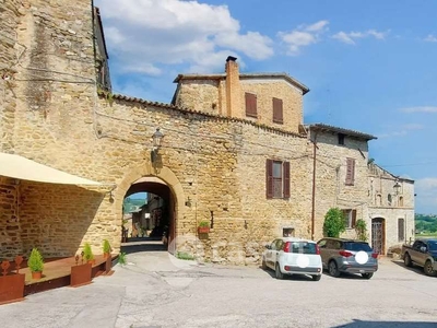 Appartamento in Vendita in Via madonna della valle a Bevagna