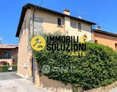 Appartamento in Vendita in Via Porte Rosse 24 a Desenzano del Garda